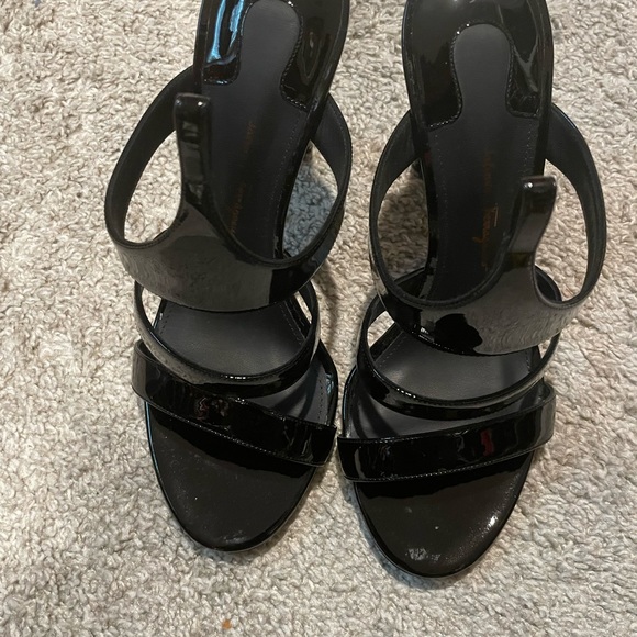 Salvatore Ferragamo heels - Picture 4 of 7